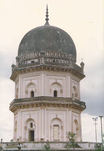 A portrait of the tomb of Jamshed Qutub Shah, second ruler of the Qutub Shahi Dynasty in the Sultanate of Golkonda.