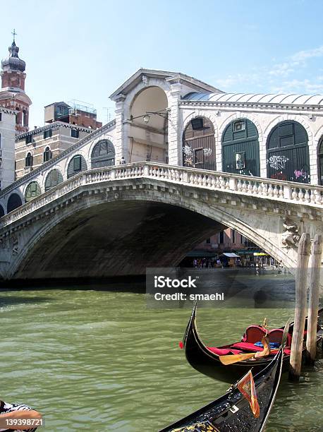 Ponte Di Rialto A Venezia - Fotografie stock e altre immagini di Ambientazione esterna - Ambientazione esterna, Architettura, Canal Grande - Venezia