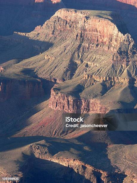 Rock Na Sombra Grand Canyon - Fotografias de stock e mais imagens de Anoitecer - Anoitecer, Ao Ar Livre, Arizona