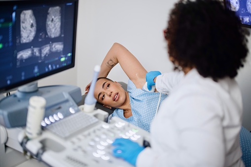 Examen de ultrasonido mamario photo