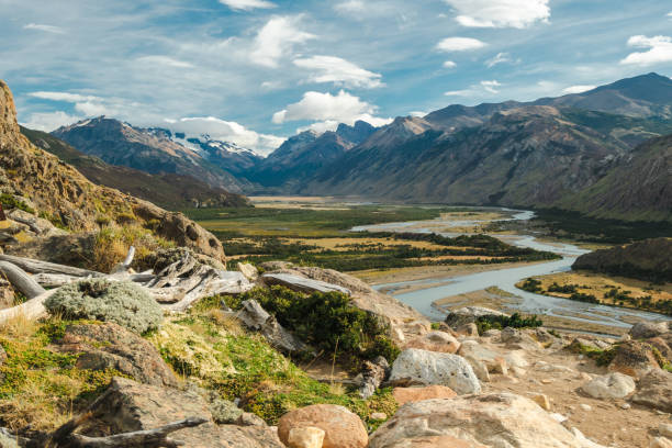 Overview of the valley near El Chaltén, Patagonia, Argentina Overview of the valley with the Las Vueltas river near El Chaltén, Patagonia, Argentina. This a view from the Fitz Roy hiking trail. Los Glaciares National Park chalten photos stock pictures, royalty-free photos & images