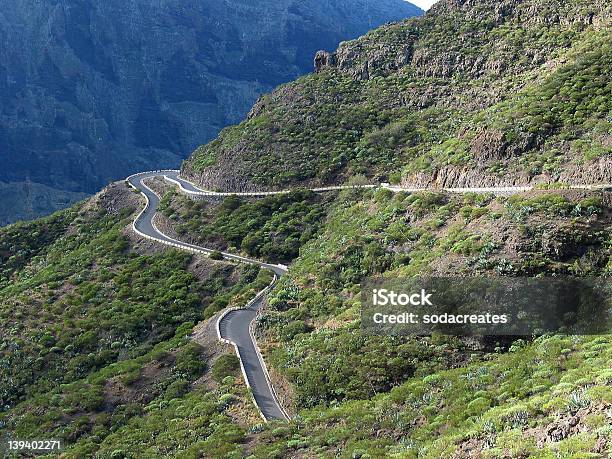 Mountain Road - テネリフェ島のストックフォトや画像を多数ご用意 - テネリフェ島, 丘, 写真