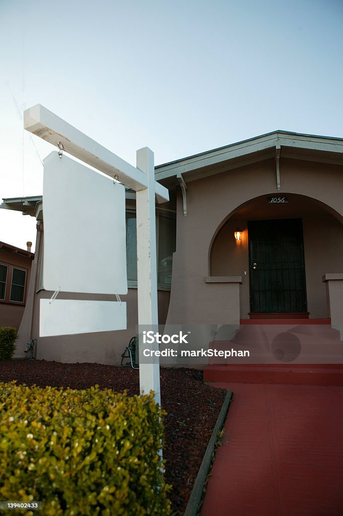 Casa en venta en blanco - Foto de stock de Casa libre de derechos