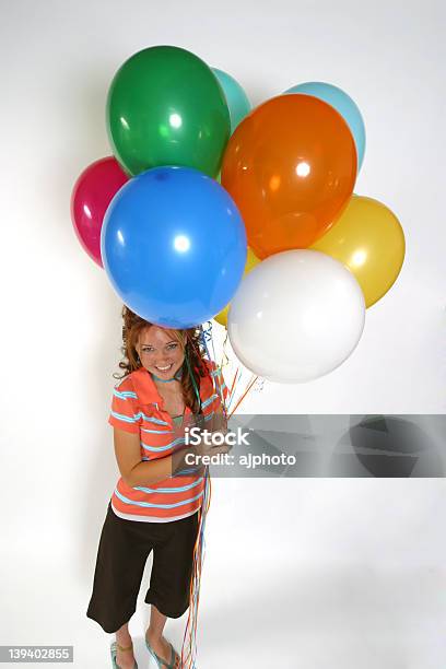 Mit Ballons Nachschlagen Stockfoto und mehr Bilder von Bunt - Farbton - Bunt - Farbton, Entspannung, Erwachsene Person