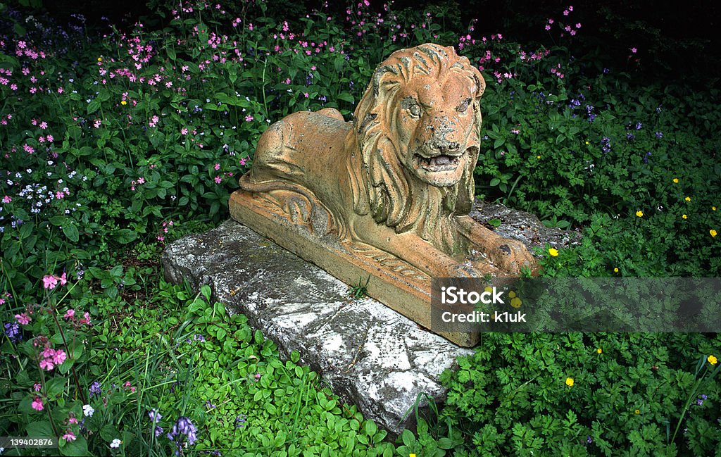 Leão em flores (Bela e o monstro'!!! - Royalty-free Animal Foto de stock