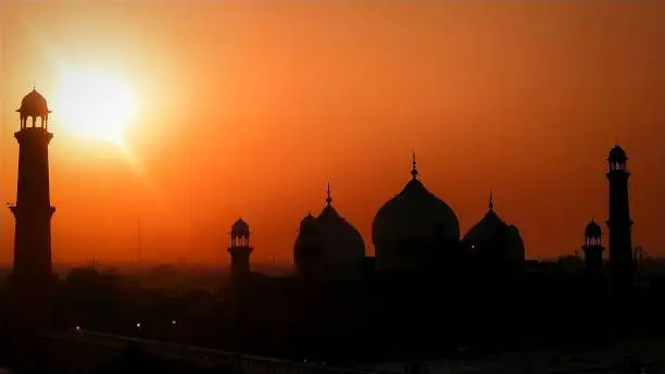 Badshahi Mosque right before Iftar