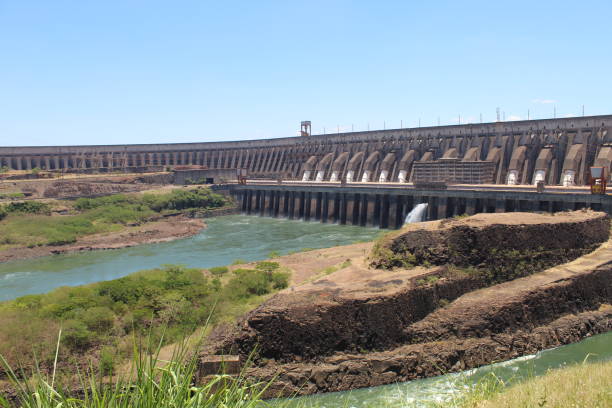 barrage d'itaipu - itaipu dam photos et images de collection