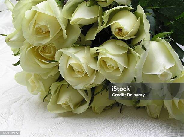 Свадебные Розы — стоковые фотографии и другие картинки Без людей - Без людей, Белый, Горизонтальный