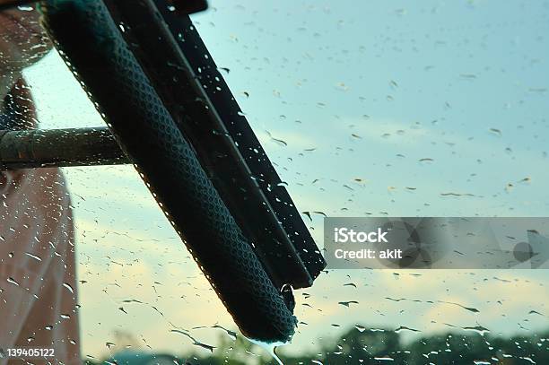 Janela De Lavar - Fotografias de stock e mais imagens de Conta - Loja de Miudezas - Conta - Loja de Miudezas, Água, Céu