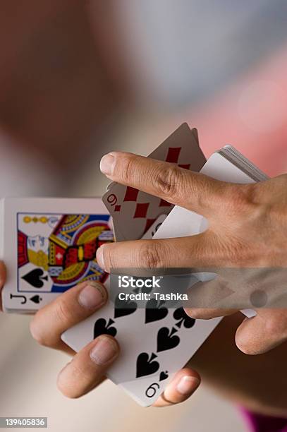 Karte Magic Stockfoto und mehr Bilder von Zauberer - Darstellender Künstler - Zauberer - Darstellender Künstler, Städtische Straße, Zaubertrick