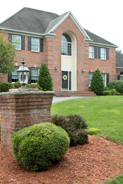 istock Large suburban house 1394060861