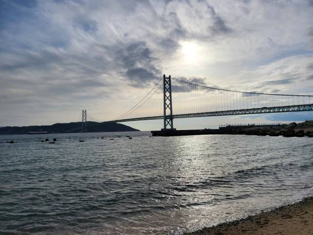 istock Akashi Kaikyo Bridge 2022-3-20 1394080795