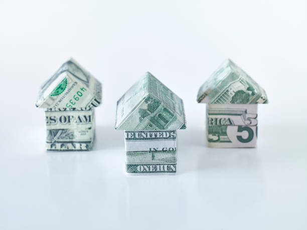 istock Origami dollar houses 1394112751
