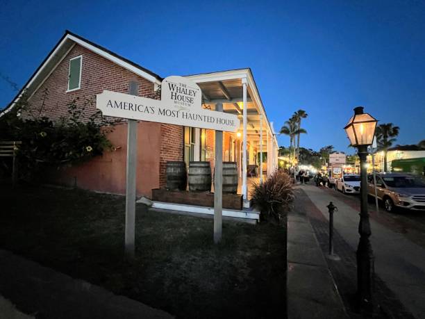 オールドタウンホエールハウス - house san diego california old town architecture ストックフォトと画像