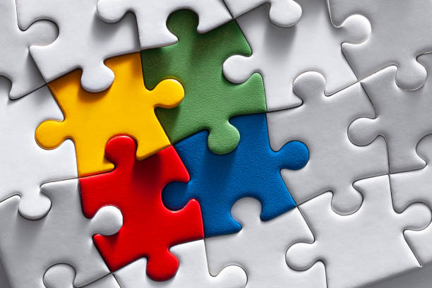 Color pieces of jigsaw puzzle.