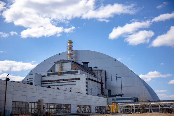 New Safe Confinement on Chernobyl NPP View of the Chernobyl nuclear power plant from the station itself chornobyl photos stock pictures, royalty-free photos & images