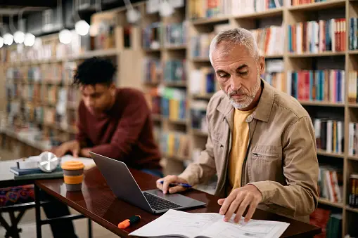 Adult Learning Real Image Adult Learning Pictures | Download Free Images on Unsplash