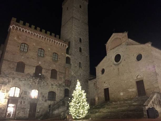 istock Italy - tuscany- San Gimignano 1394366550