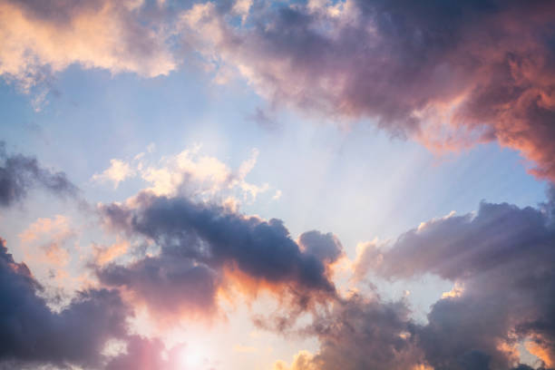 cloud and sky with sunbeam - dreams cloud angel heaven imagens e fotografias de stock