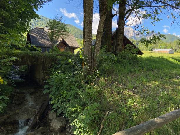 istock House in the middle of nowhere 1394395221
