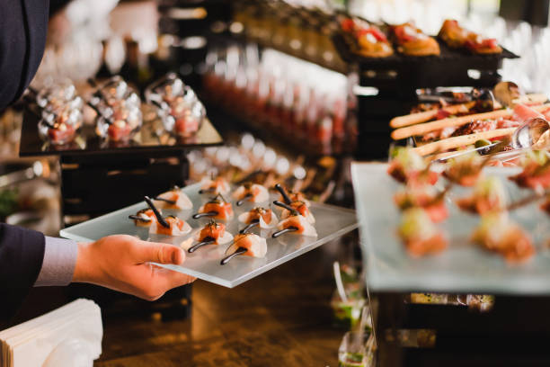 catering-banketttisch an der rezeption. - büfett stock-fotos und bilder