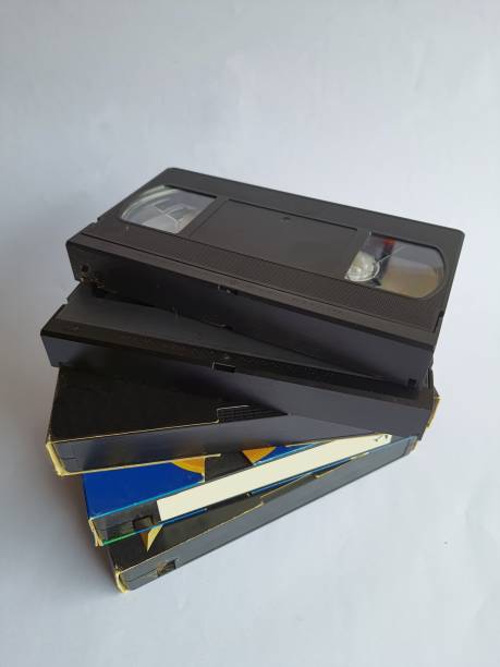 vhs-videobänder - vcr video video cassette tape retro revival stock-fotos und bilder