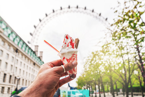 istock Summer time in London 1394434276