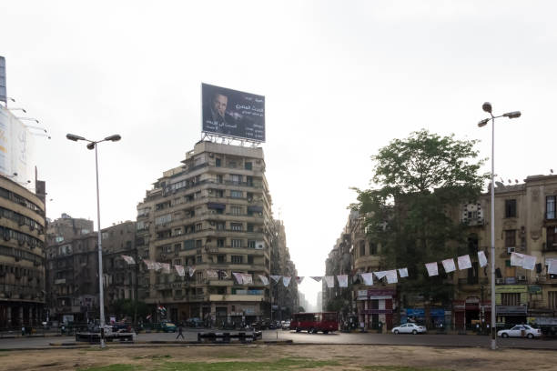 miejski krajobraz placu tahrir w centrum kairu - egypt revolution protest egyptian culture zdjęcia i obrazy z banku zdjęć