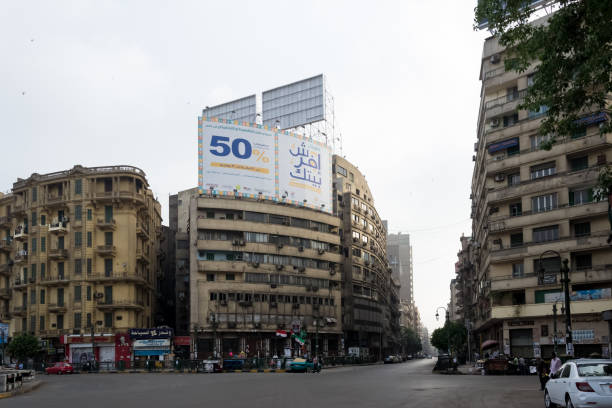 miejski krajobraz placu tahrir w centrum kairu - egypt revolution protest egyptian culture zdjęcia i obrazy z banku zdjęć