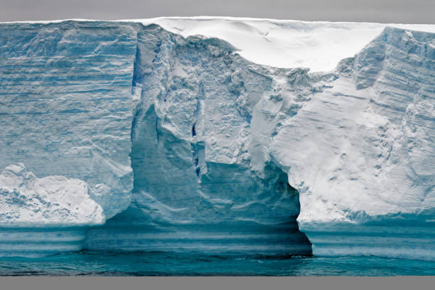 istock Antartica - Tabular Iceberg in Bransfield Strait 1394548454