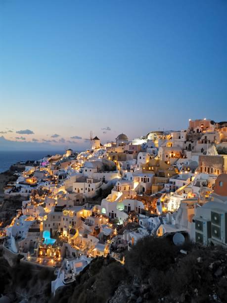 サントリーニ島 - santorini greece oia sunset ストックフォトと画像