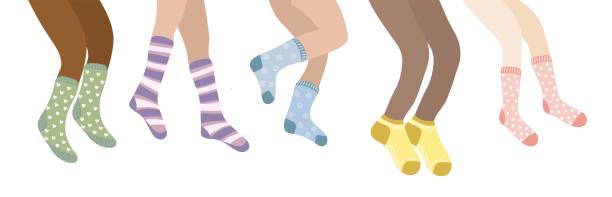 ilustraciones, imágenes clip art, dibujos animados e iconos de stock de conjunto de piernas de personas en calcetines de colores. piernas de mujer de diferente color de piel en calcetines de lana o algodón - sock wool multi colored isolated