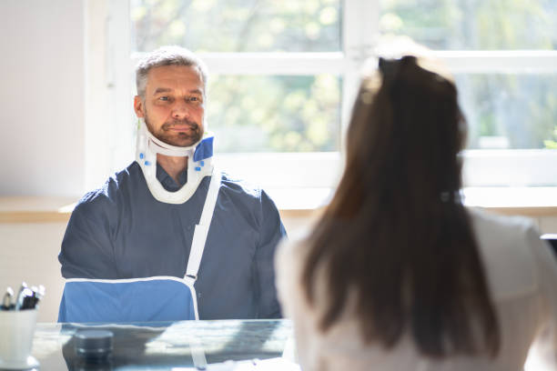 richiesta di assicurazione previdenziale - lesionato foto e immagini stock