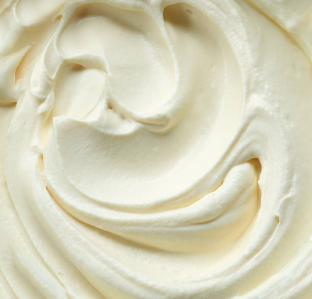 whipped mascarpone cream cheese - whipped imagens e fotografias de stock