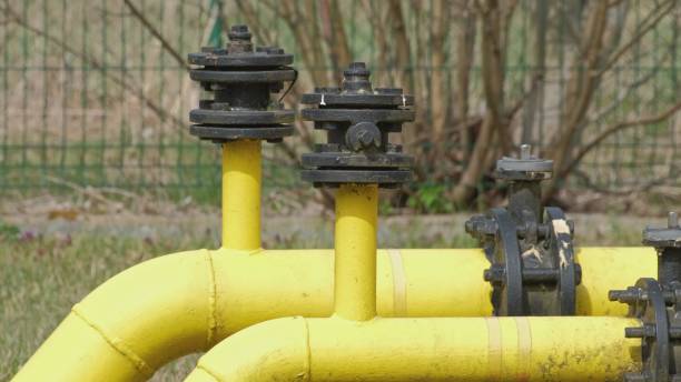 파이프 라인 정션 제어 스테이션의 천연 가스 파이프 및 밸브 - gas oil wellhead gauge 뉴스 사진 이미지