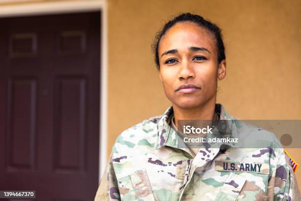Young Black Us Army Service Standing Outside Stock Photo - Download Image Now - Veteran, Post-traumatic stress disorder, Women