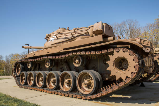 istock Side view of a battle tank 1394706568