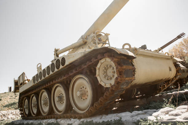 istock Side view of a battle tank 1394706574