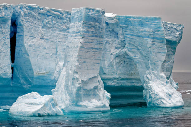 istock Antartica - Tabular Iceberg in Bransfield Strait 1394720025