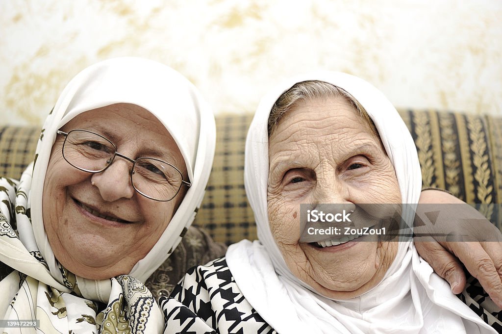 Due donne anziane - Foto stock royalty-free di Terza età