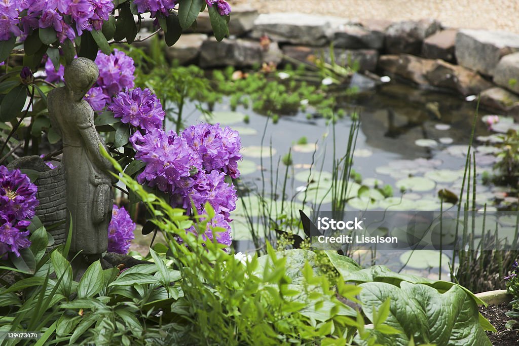 Giardino d'acqua e la statua - Foto stock royalty-free di Acqua