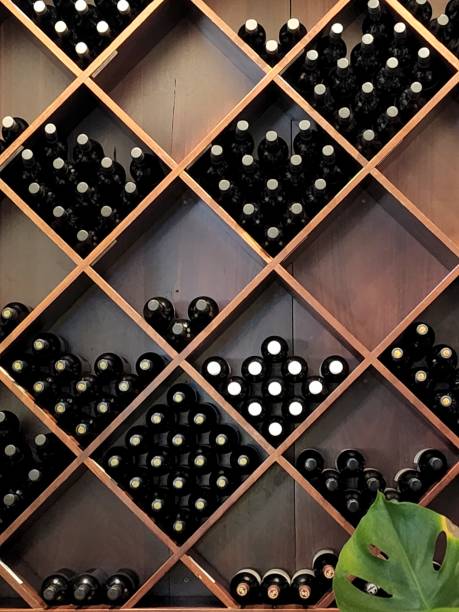 wine rack - indoors luxury restaurant store imagens e fotografias de stock