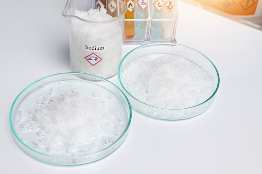 sodium powder used in laboratory test or industry