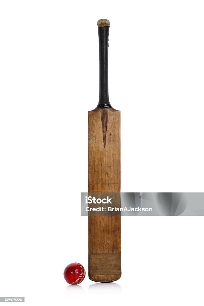 Bate de críquet y bola - Foto de stock de Bate de críquet libre de derechos