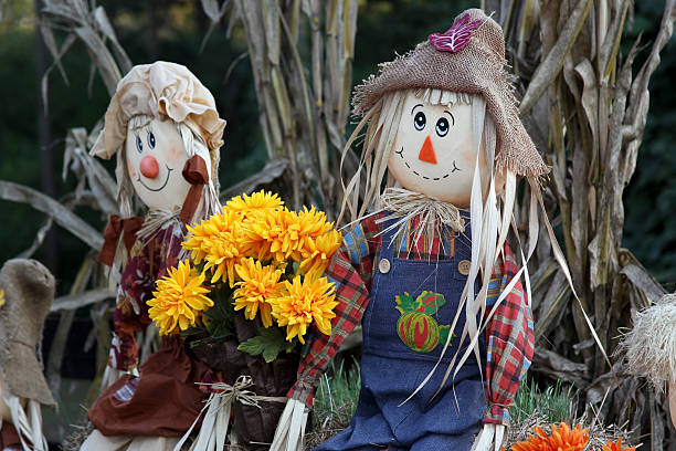 istock Scarecrow Couple 139479354