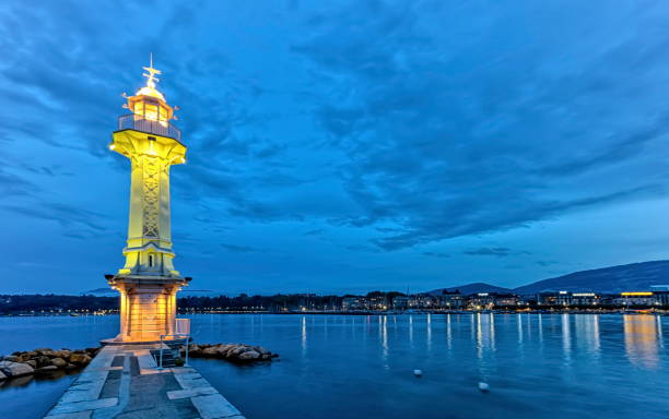 farol no paquis à noite, genebra, suíça, hdr - geneva switzerland night city - fotografias e filmes do acervo