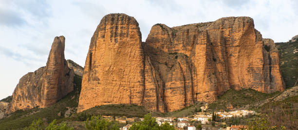 istock MESHES OF RIGLOS 1394828039