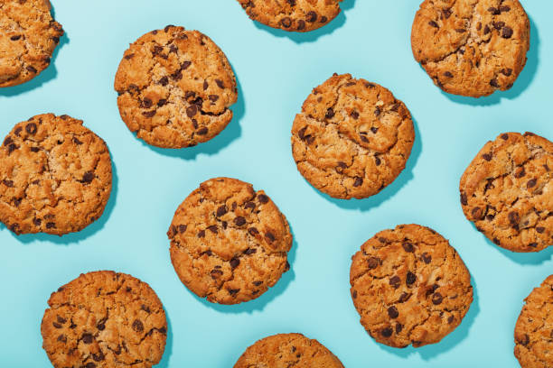 istock Oatmeal cookies on a blue background with a pattern in the form of a pattern. 1394829003