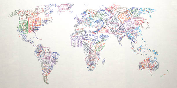 sellos de pasaporte de diferentes países de visa en forma de mapa mundial. antecedentes del concepto de viajes, turismo e inmigración. - passport stamp customs document emigration and immigration fotografías e imágenes de stock