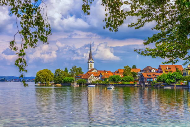 iglesia en berlingen, thurgau, suiza - thurgau fotografías e imágenes de stock